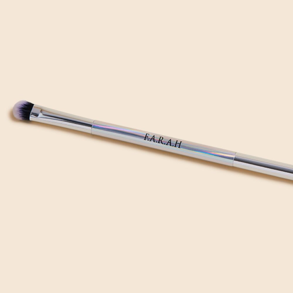 NWT F.A.R.A.H 22E Shade and Blend Brush